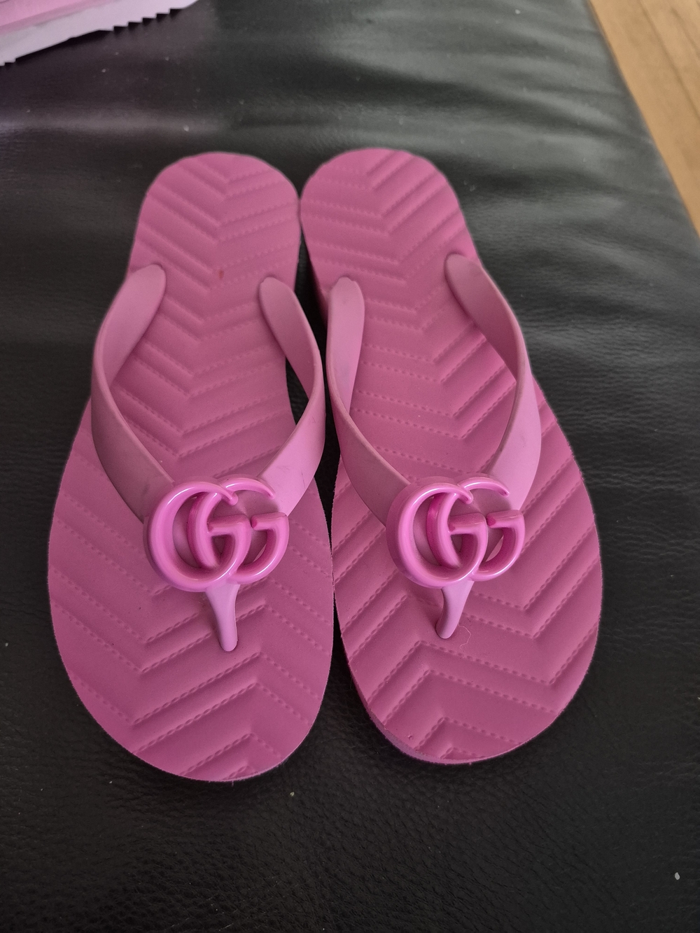 Pink Authentic GG  GUCCI Logo Flip Flop Sandals